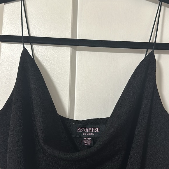 Sleek black dress - Picture 2 of 3